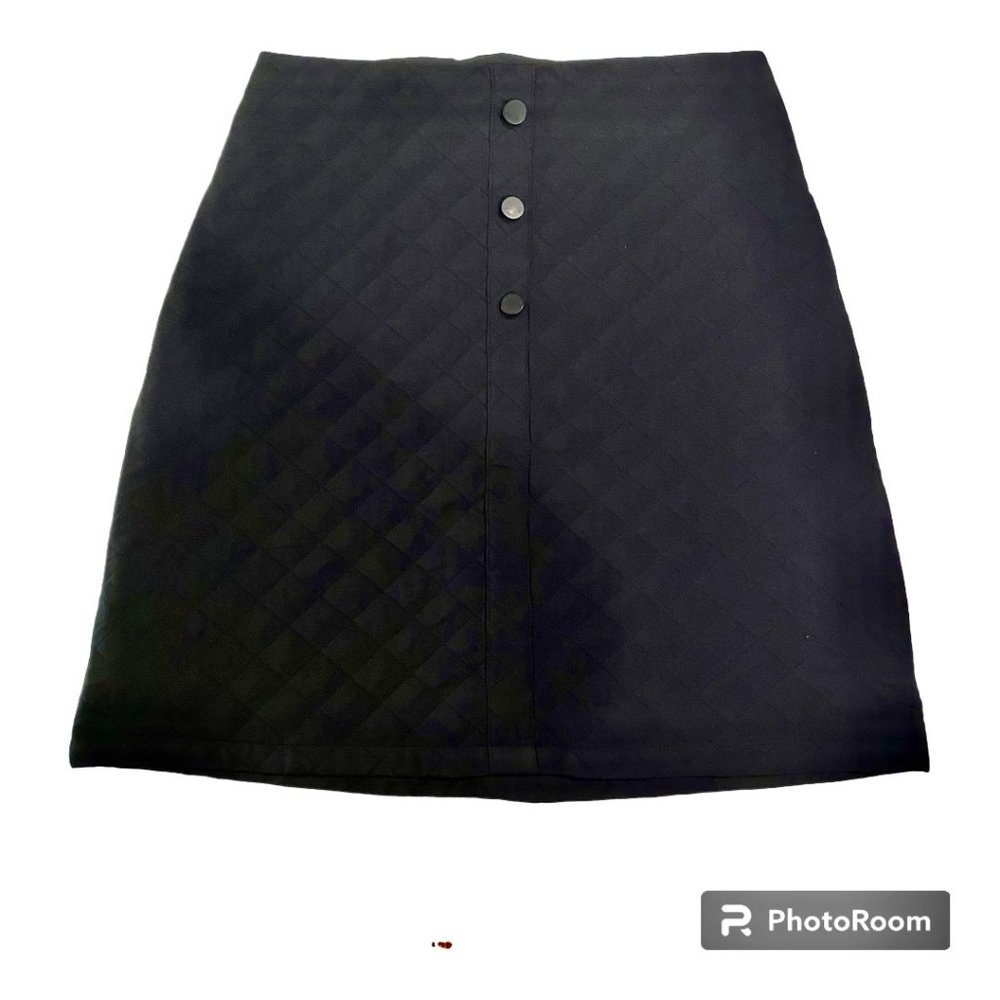 Pre-Owned Never Worn Excellent Condition Black Quilted Skirt by Fever Sz. 40/US